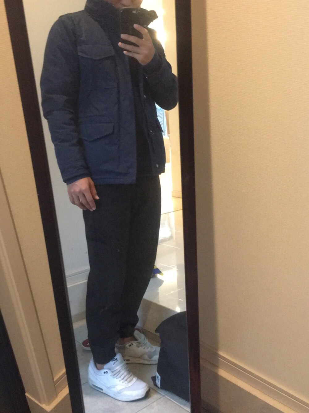 「GUのアイテム（その他パンツ、ブラック系）」を使った、しんさん（メンズ・171cm）の秋コーディネートの1枚目の写真