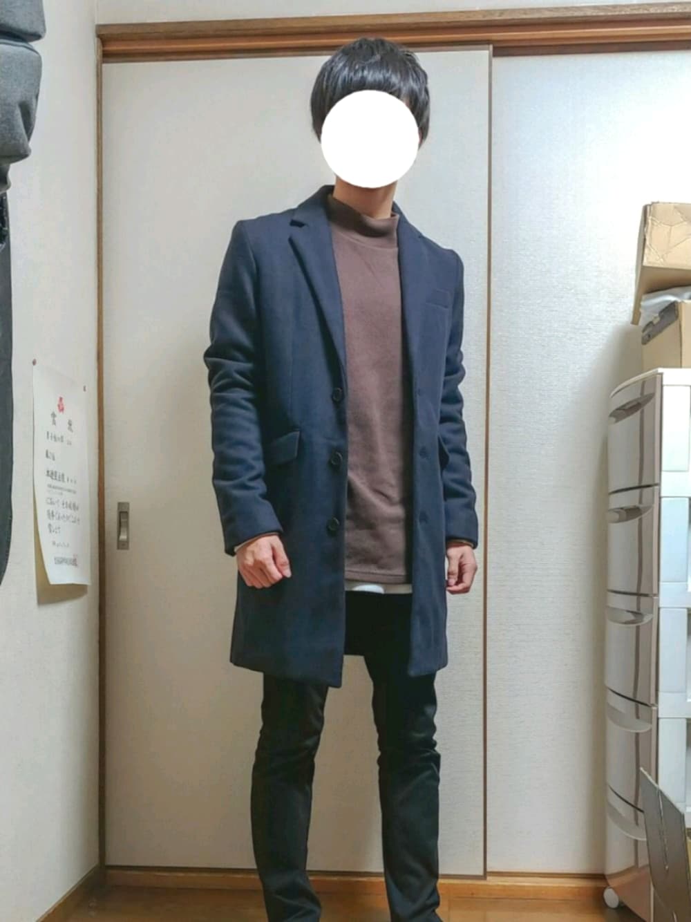 「低身長、チェスターコート、秋冬コーデ、レイヤードスタイル、スキニー、JOURNAL STANDARD relume、GU、THE CASUAL(THE CASUAL)、RAGEBLUE、ブラウン」｜「JOURNAL STANDARD relumeのGENDERLESS / ジェンダーレス ツイル モックT #（Tシャツ/カットソー、ブラウン系）」を使った、yuna(低身長)さん（メンズ・161cm）の秋コーディネートの1枚目の写真