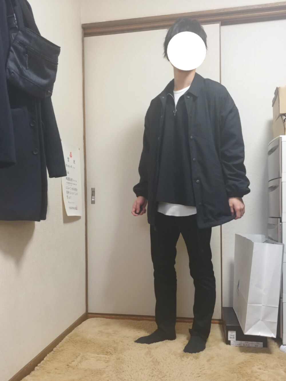 「低身長、モノトーン派？カラーコーデ派？、ブラックコーデ、黒スキニー、RAGEBLUE、kutir、GU、コーチジャケット、低身長コーデ、リング」｜「kutirの【youtuberげんじ紹介アイテム】coach JACKET AW / コーチジャケット 裏フリース（ブルゾン、ブラック系）」を使った、yuna(低身長)さん（メンズ・161cm）の冬コーディネートの1枚目の写真