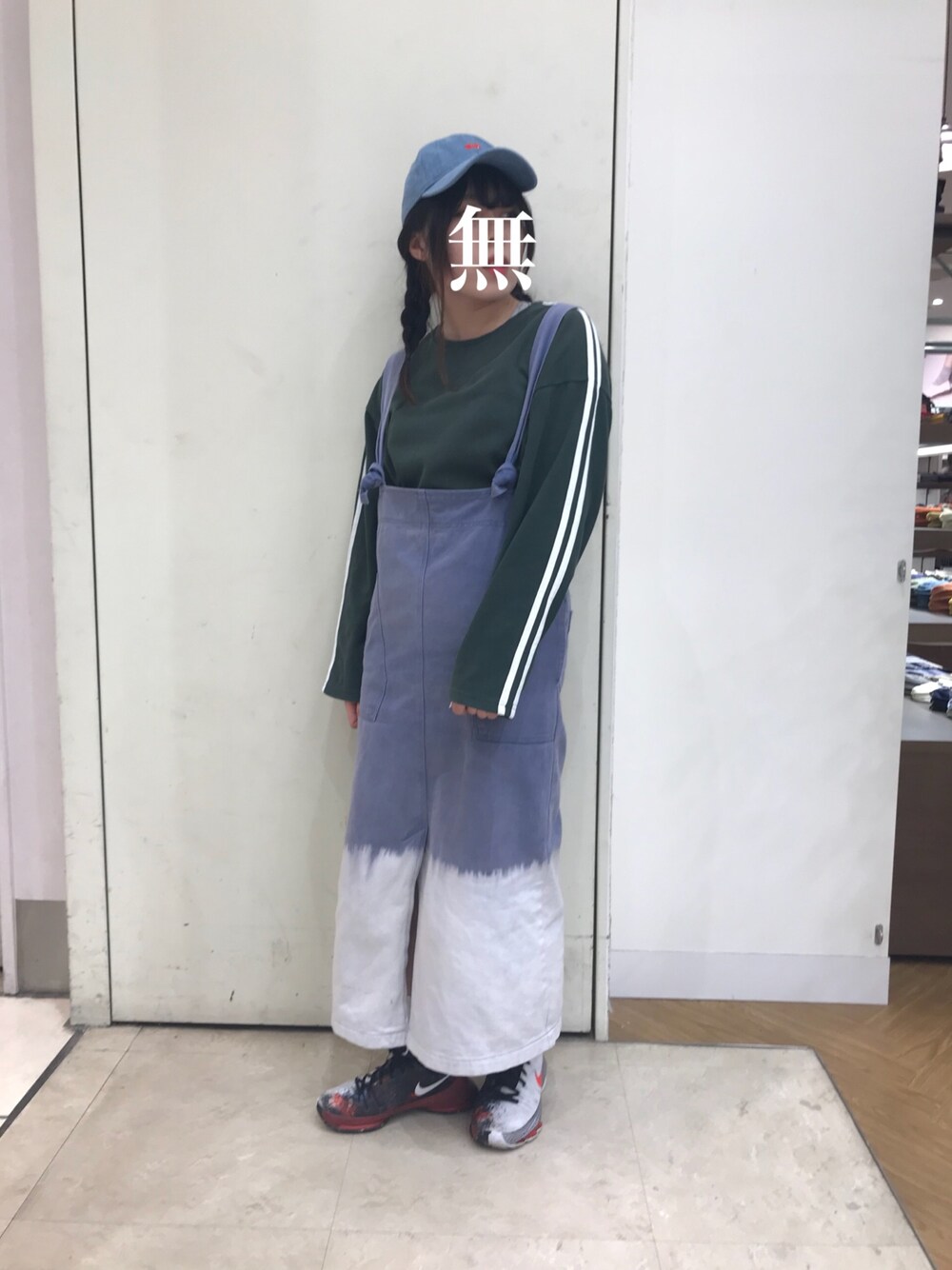 「オルチャンファッション、韓国ファッション、ワンピース、デニム、NIKE、GAP」｜「GAPのアイテム（キャップ、ブルー系）」を使った、えれなさん（レディース・158cm）の春コーディネートの1枚目の写真