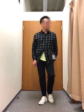 「ネオンイエロー」｜「アイテム（スラックス）」を使った、Masato Kurosakiさん（メンズ・174cm）の春コーディネート