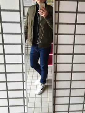 「GU（ジーユー）の（GU）スキニーフィットジーンズ（MEN ⁄ ジーンズ）」を使った、ののりさん（メンズ・173cm）の春コーディネート