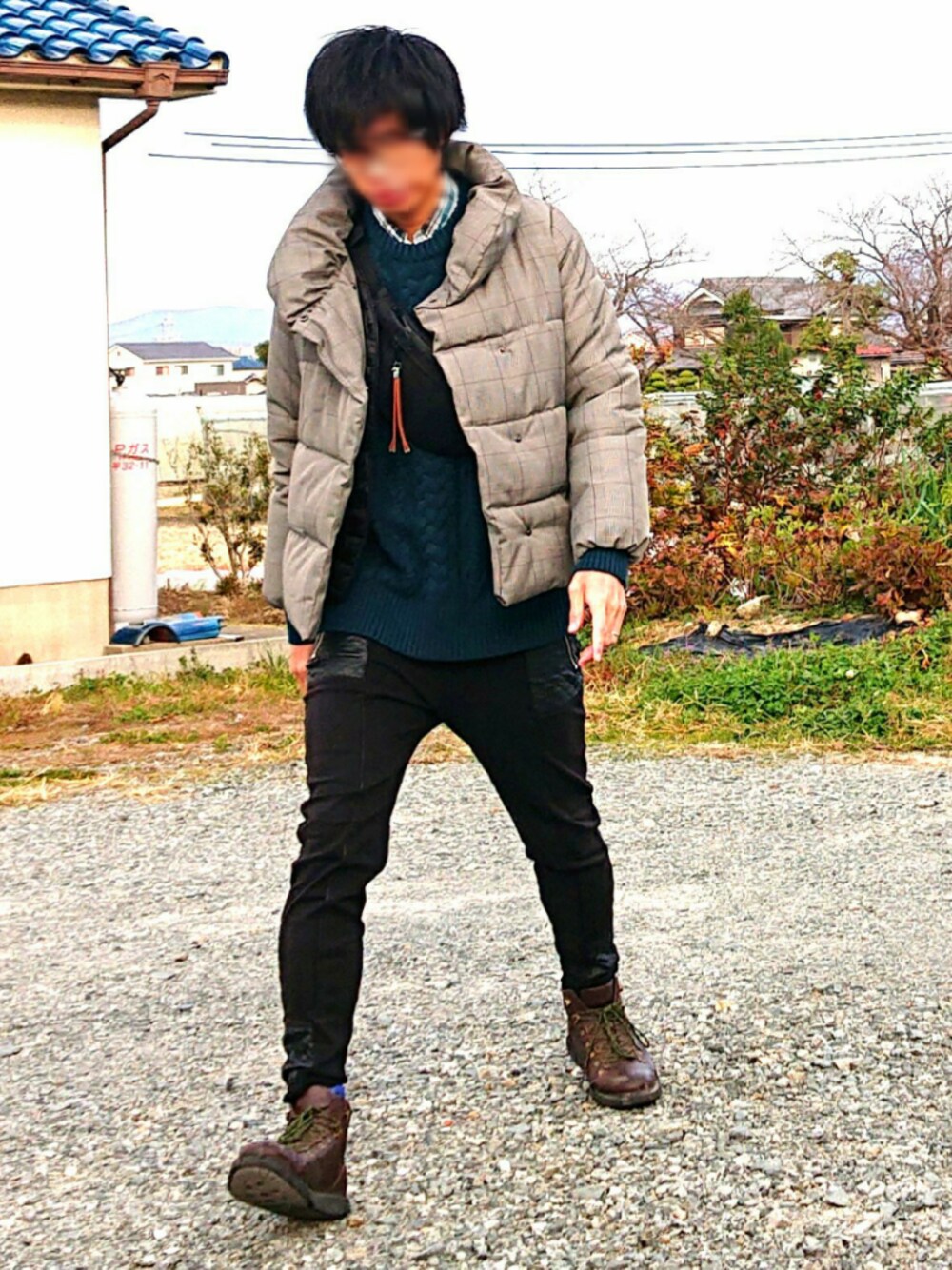 「年末WEAR感謝祭、ダウンジャケット、ダウン、ニット、ケーブルニット、黒スキニー」｜「AMERICAN HOLICのスタンド衿ファイバーダウンショートコート（ダウンジャケット/コート、その他）」を使った、Ｄさん（メンズ・178cm）の冬コーディネートの1枚目の写真