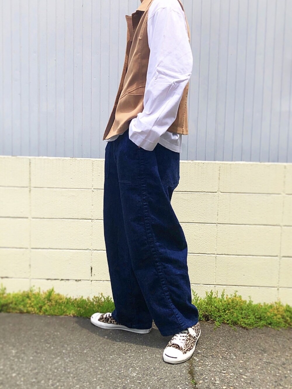 「ゆるコーデ、大学生、ワイドパンツ、低身長、ベージュ」｜「Ordinary fitsのアイテム（デニムパンツ、ブルー系）」を使った、mimumimuさん（メンズ・169cm）の夏コーディネートの1枚目の写真