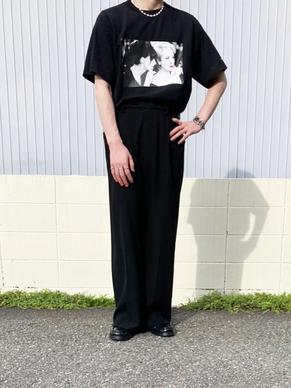 「シンプルコーデ、夏だ！Tシャツ着よう！、低身長、春夏コーデ、スラックス、オールブラック、おしゃれさんと繋がりたい、大学生」｜「SUNSEAのアイテム（スラックス、ブラック系）」を使った、mimumimuさん（メンズ・169cm）の夏コーディネートの1枚目の写真