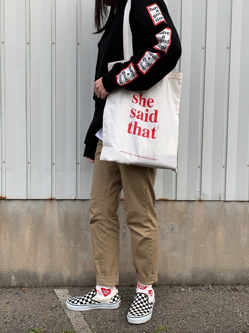 「ootd、シンプルコーデ、パンツスタイル、チノパン、have a good time、shesaidthat、無印良品、メンズライク」｜「Have a good timeのhave a good time / Arm Frame クルーネック スウェット（スウェット、ブラック系）」を使った、マナハさん（レディース・160cm）の春コーディネートの1枚目の写真