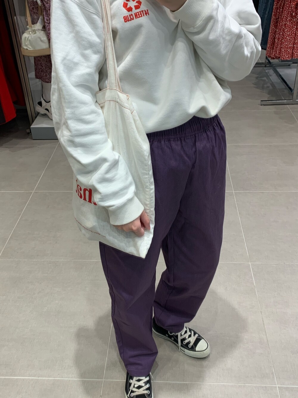 「ootd、ストリート、メンズライク、シェフパンツ、ストリートMIX、xgirl、GU、shesaidthat」｜「X-girlのアイテム（スウェット、ホワイト系）」を使った、マナハさん（レディース・160cm）の春コーディネートの1枚目の写真
