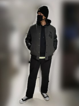 「Confirm（コンファーム）のアイテム（スタジャン）」を使った、KOMYさん（メンズ・179cm）の冬コーディネート