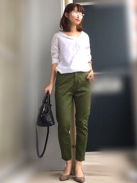 「カーキパンツ」｜くろろーさん（レディース・160cm）の秋コーディネート
