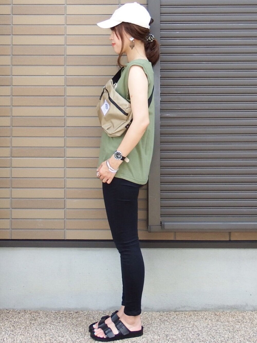 「アダルトおカワたん部、Crips、ノースリーブ、キャップ、14+、ku-croissant、birkenstock、ARIZONA、ARIZONAEVA、florist」｜「Crispのノースリーブ"MICHIGAN STATE"Tシャツ（Tシャツ/カットソー、グリーン系）」を使った、miho🅰ニコさん（レディース・165cm）の夏コーディネートの1枚目の写真