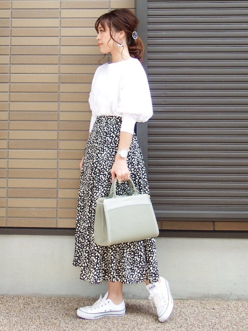 「アダルトおカワたん部、レオパード、dholic、ディーホリック、Charles & Keith、コンバース、converse、Hime.、スカート、春コーデ」｜「DHOLICのロングレオパードスカート（スカート、ブラック系）」を使った、miho🅰ニコさん（レディース・165cm）の春コーディネートの1枚目の写真