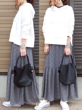 「小花柄ワンピース」｜「アイテム（アクセサリー）」を使った、miho🅰ニコさん（レディース・165cm）の春コーディネート