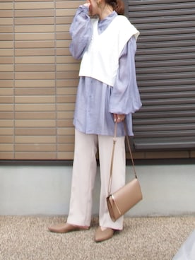 「センタープレスパンツ」｜「アイテム（スリッポン）」を使った、miho🅰ニコさん（レディース・165cm）の春コーディネート