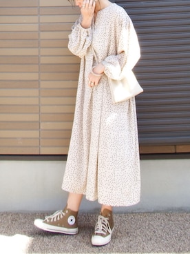 スニーカー ブラウン系 を使った ドットワンピ の人気ファッションコーディネート Wear