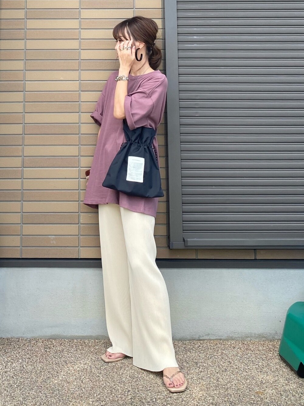 「アダルトおカワたん部、GU、GUコーデ、プチプラ、プチプラコーデ、メンズライク、メンズＴシャツ、オーバーサイズ、Tシャツ、メンズアイテム」｜「GUのアイテム（トップス、パープル系）」を使った、miho🅰ニコさん（レディース・165cm）の夏コーディネートの1枚目の写真