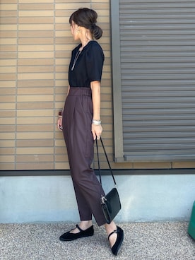 「センタープレスパンツ」｜「アイテム（その他シューズ）」を使った、miho🅰ニコさん（レディース・165cm）の秋コーディネート