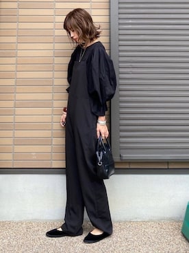「袖ボリューム」｜「アイテム（オールインワン・サロペット）」を使った、miho🅰ニコさん（レディース・165cm）の秋コーディネート