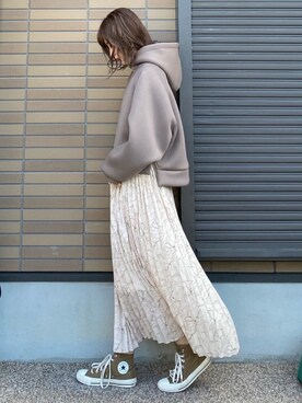 「フラワープリント」｜「アイテム（パーカー）」を使った、miho🅰ニコさん（レディース・165cm）の冬コーディネート