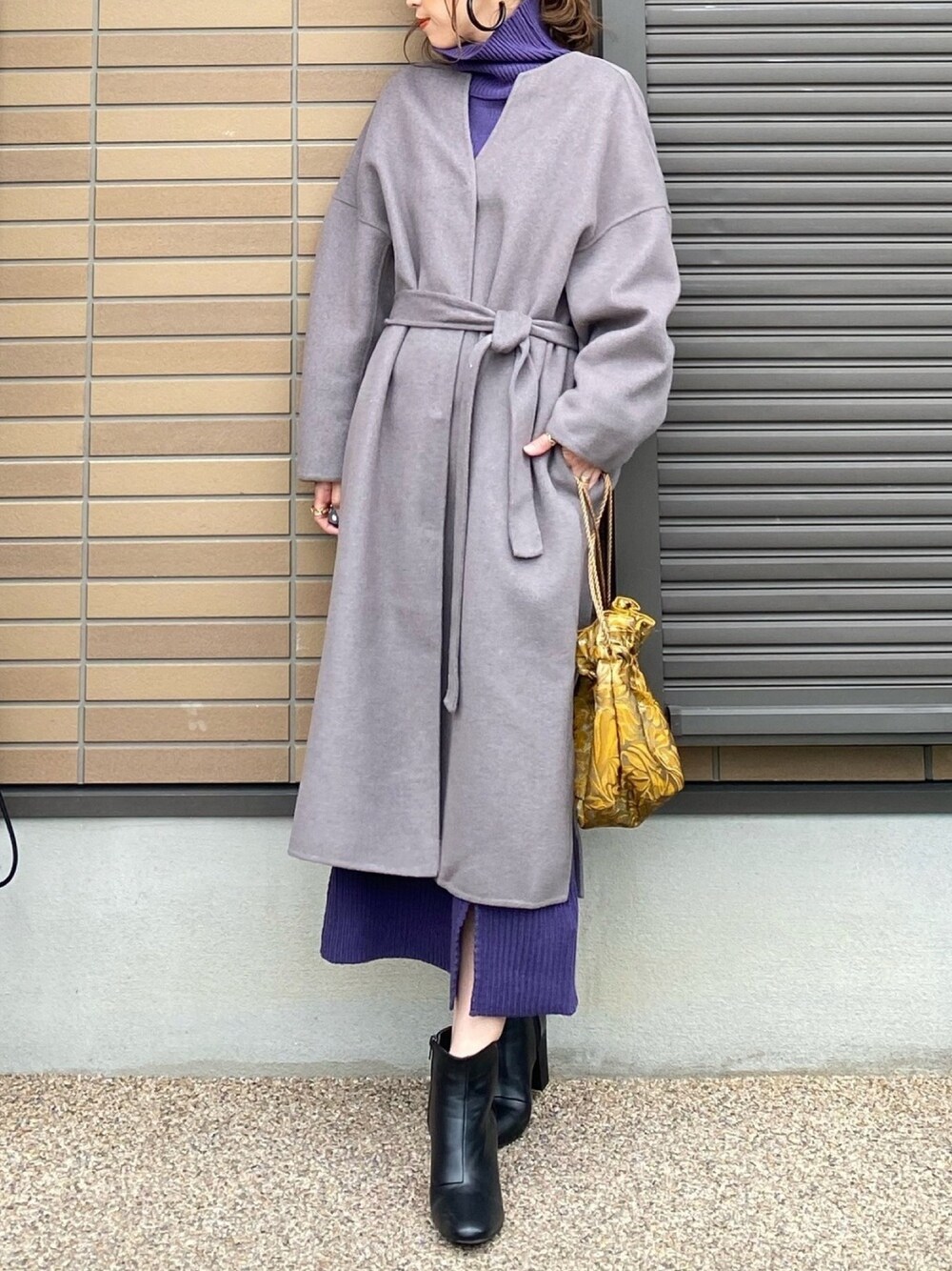 「アダルトおカワたん部、SENSEOFPLACE、SENSE OF PLACE by URBAN RESEAR、センスオブプレイス、ウールコート、ロングコート、ノーカラーコート、ノーカラー、ニットワンピース、ショートブーツ」｜「SENSE OF PLACE by URBAN RESEARCHのウールリバーノーカラーコート（ノーカラージャケット、ブラウン系）」を使った、miho🅰ニコさん（レディース・165cm）の冬コーディネートの1枚目の写真
