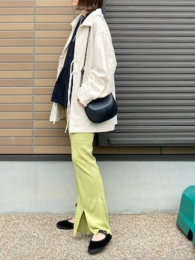 「袖ボリューム」｜「アイテム（カバーオール）」を使った、miho🅰ニコさん（レディース・165cm）の春コーディネート