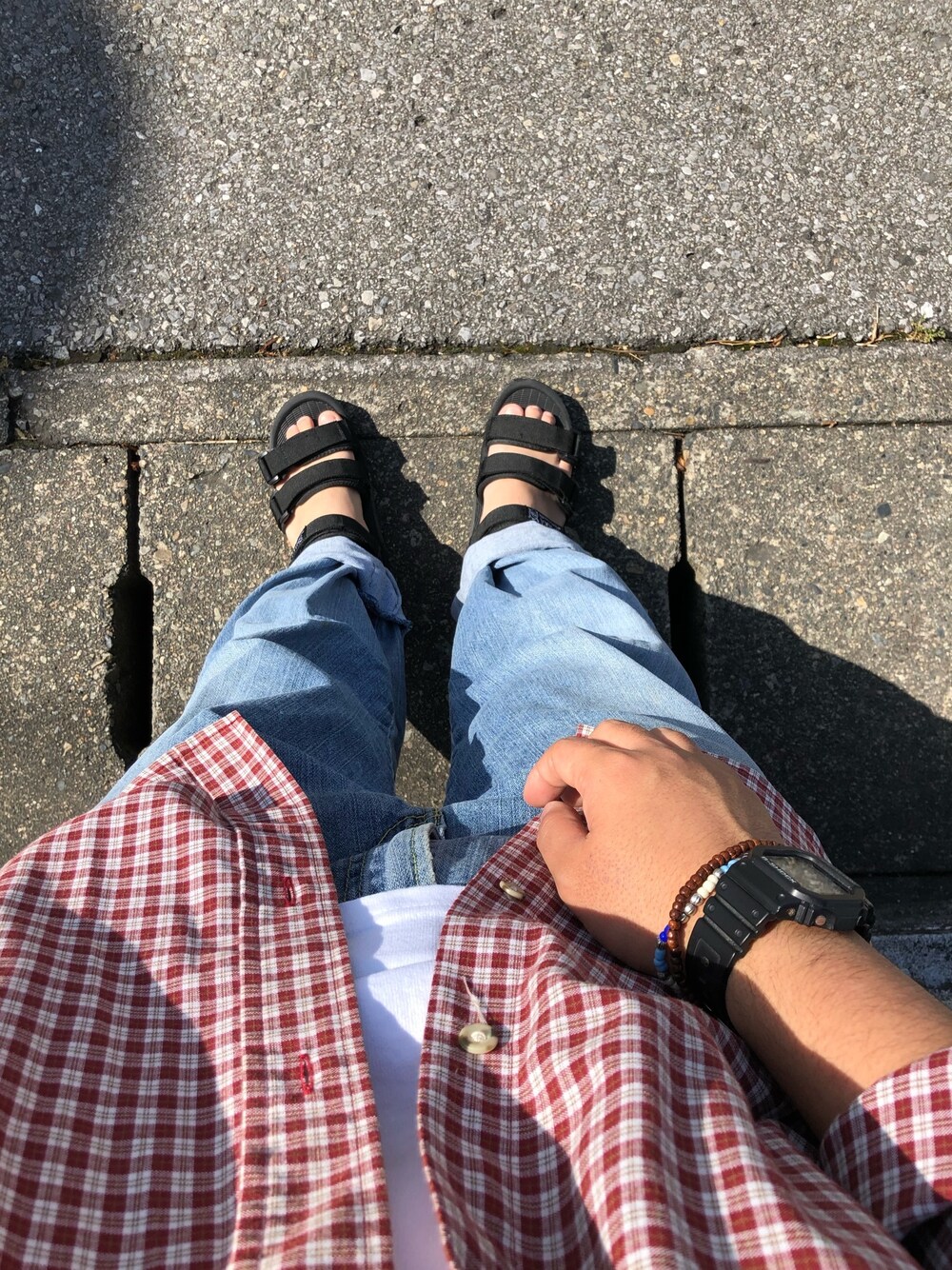 「春コーデ、ゆるコーデ、チェックシャツ、ペインターパンツ、Levi's、THE NORTH FACE、SHAKA、おさんぽスタイル」｜「THE NORTH FACEのザ・ノース・フェイス メンズリネンシャツ / ロ ングスリーブリネンチェックシャツ（シャツ/ブラウス、レッド系）」を使った、るださんさん（メンズ・167cm）の春コーディネートの1枚目の写真