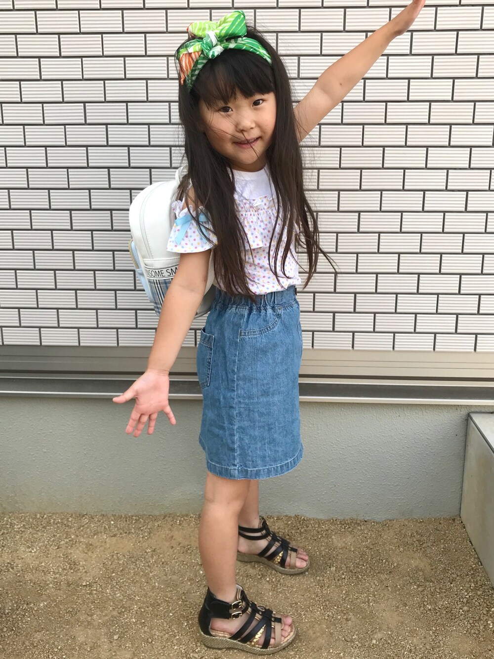 「キッズファッション、夏コーデ、小学生、女の子」｜「BABYDOLLのアイテム（Tシャツ/カットソー、ホワイト系）」を使った、satomiyuさん（キッズ・110cm）の夏コーディネートの1枚目の写真