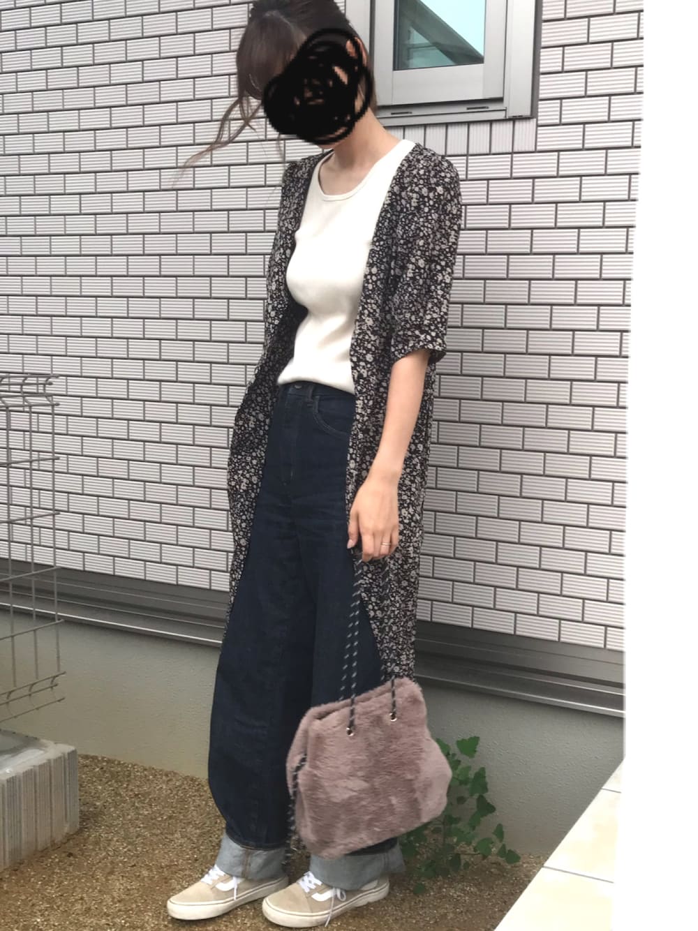 「大人カジュアル、プチプラ、ファーバッグ、プチプラのあや、花柄ｶﾞｳﾝ、しまむら、ヴァンズ、GU」｜「GUのアイテム（タンクトップ、ベージュ系）」を使った、satomiyuさん（レディース・169cm）の夏コーディネートの1枚目の写真