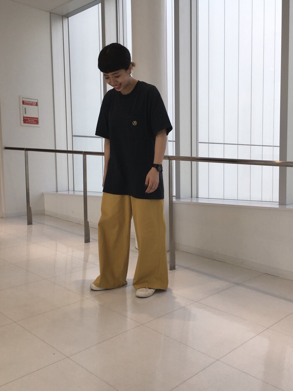 「Junred、JUNRed 

、ジュンレッド(JUNRed)、夏コーデ、デニムパンツ、ネイビー、FRUIT OF THE LOOM、fruitoftheroom別注、ロゴT、ビッグシルエット」｜「RICHARDSONのRICHARDSON POCKET GLYPH TEE（Tシャツ/カットソー、ブルー系）」を使った、risaさん（レディース・155cm）の夏コーディネートの1枚目の写真