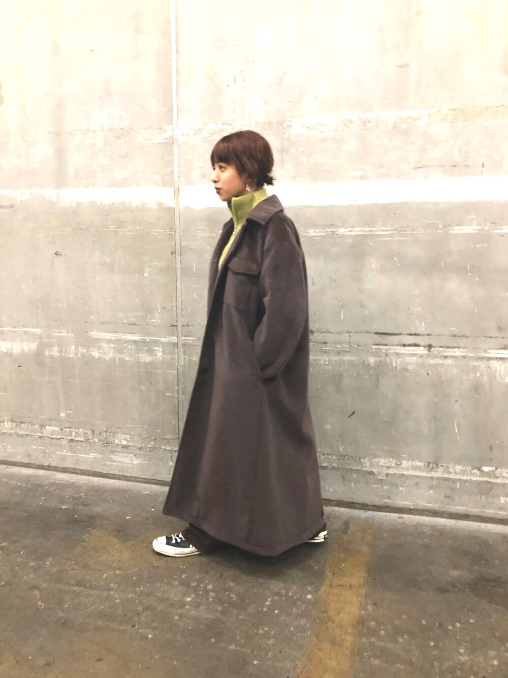 「Junred、ジュンレッド(JUNRed)、icon、アイコン、低身長、カジュアルコーデ、ロングコート、オーバーサイズ、スニーカーコーデ、ニット」｜「JUNREDの【it iCON  】モッサロングコート（その他アウター、ブラウン系）」を使った、risaさん（レディース・155cm）の秋コーディネートの1枚目の写真