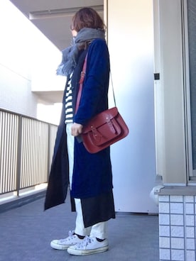 「白いスニーカー」｜「アイテム（シャツワンピース）」を使った、すぎこさん（レディース・157cm）の冬コーディネート
