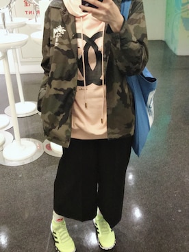 「STUSSY（ステューシー）のアイテム（ナイロンジャケット）」を使った、CLさん（レディース・165cm）の秋コーディネート