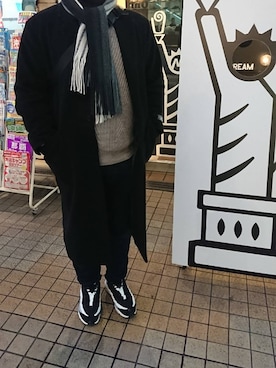 「JUNRED（ジュンレッド）のアイテム（チェスターコート）」を使った、yabさん（メンズ・177cm）の冬コーディネート