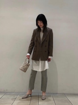 「ARRUM（アールム）のアイテム（サンダル）」を使った、佐藤 未彩さん（レディース・173cm）の冬コーディネート