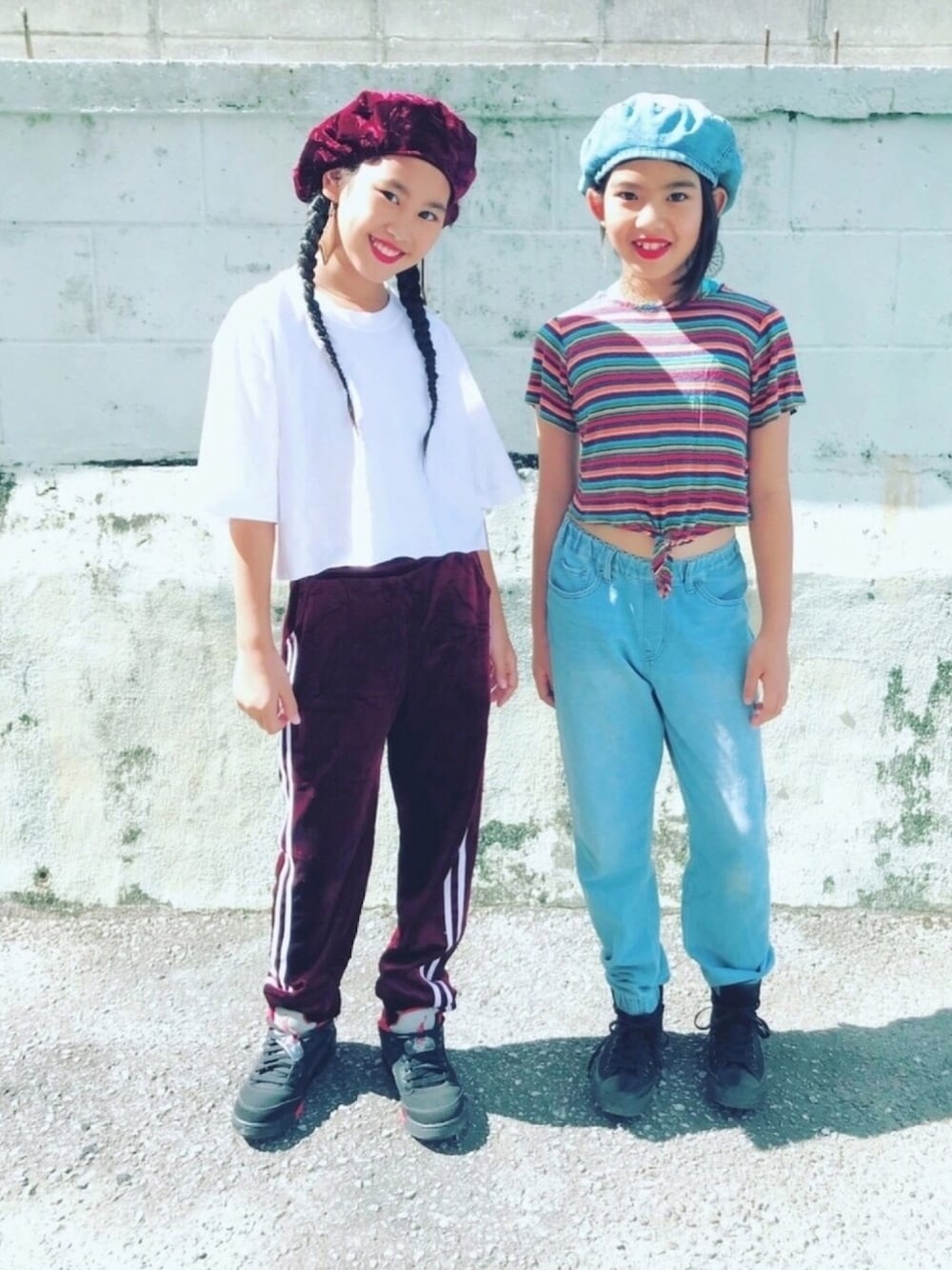 「オシャレパッソ、キッズコーデ、女の子、秋のコーデ、ベレー帽、ジョガーパンツ、リンクコーデ、90’s、9歳、ストリート」｜「FOREVER 21のアイテム（ハンチング/ベレー帽、レッド系）」を使った、MiAさん（キッズ・138cm）の秋コーディネートの1枚目の写真