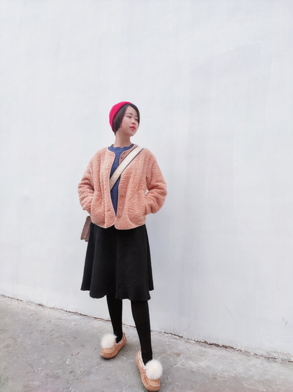 「休闲、女人味、日系极简、基础款、通勤穿搭」｜「SSUNDAYYのアイテム（帽子、レッド系）」を使った、Mssundayさん（レディース・156cm）の秋コーディネートの1枚目の写真