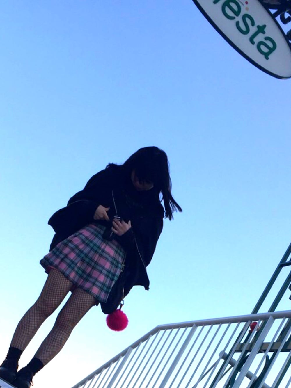 「black、BUBBLES、プリーツスカート、pink、網タイツ、厚底、黒髪、長崎、WEGO、チェック」｜「BUBBLESのアイテム（スカート、ピンク系）」を使った、Nayuさん（レディース・151cm）の春コーディネートの1枚目の写真