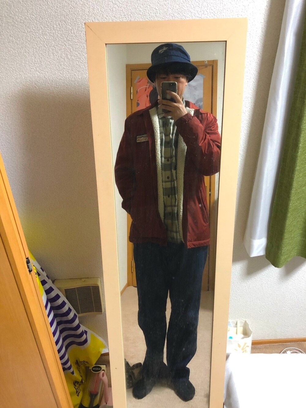 「秋冬コーデ、コーチジャケット、スケータースタイル、BURTON、VOLCOM」｜「BURTONのアイテム（ジャケット/アウター、ブラウン系）」を使った、たかよーさん（メンズ・176cm）の秋コーディネートの1枚目の写真