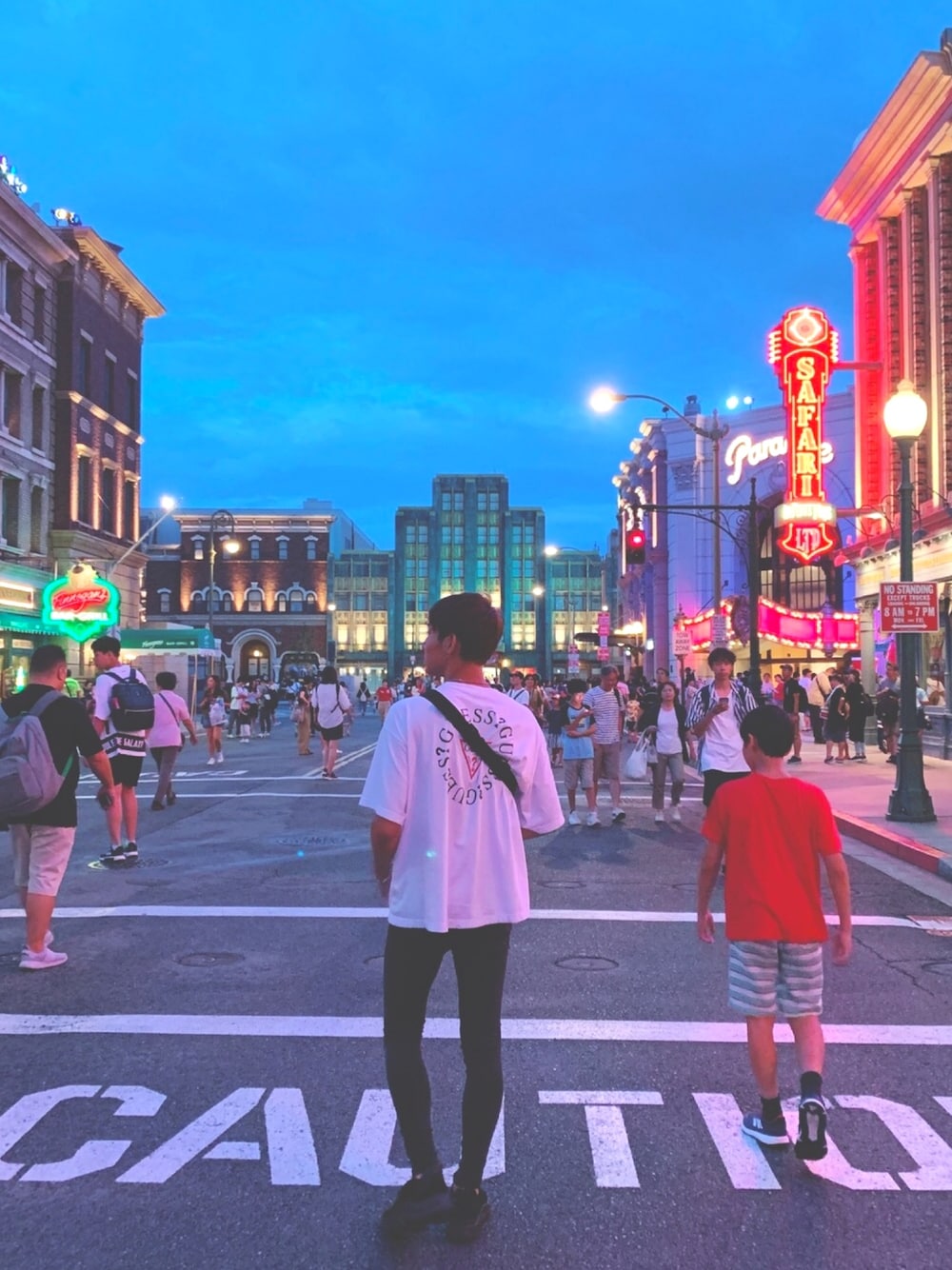 「USJ、家族旅行、看護学生、夏休み、気まぐれ投稿」｜「Manhattan PortageのMini Brooklyn Bridge Waist Bag（ボディバッグ/ウエストポーチ、ブラック系）」を使った、kaoruさん（メンズ・173cm）の夏コーディネートの1枚目の写真