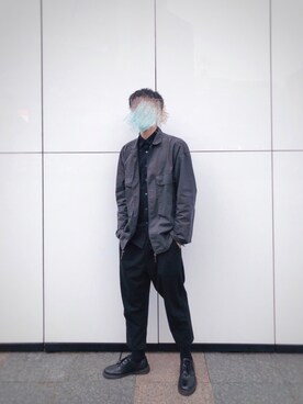 「UNIQLO（ユニクロ）のファインクロススーパーノンアイロンスリムフィットシャツ（セミワイドカラー・長袖・ポケットなし）（シャツ/ブラウス、ブラック系）」を使った、Kaku wearさん（メンズ・176cm）の春コーディネート