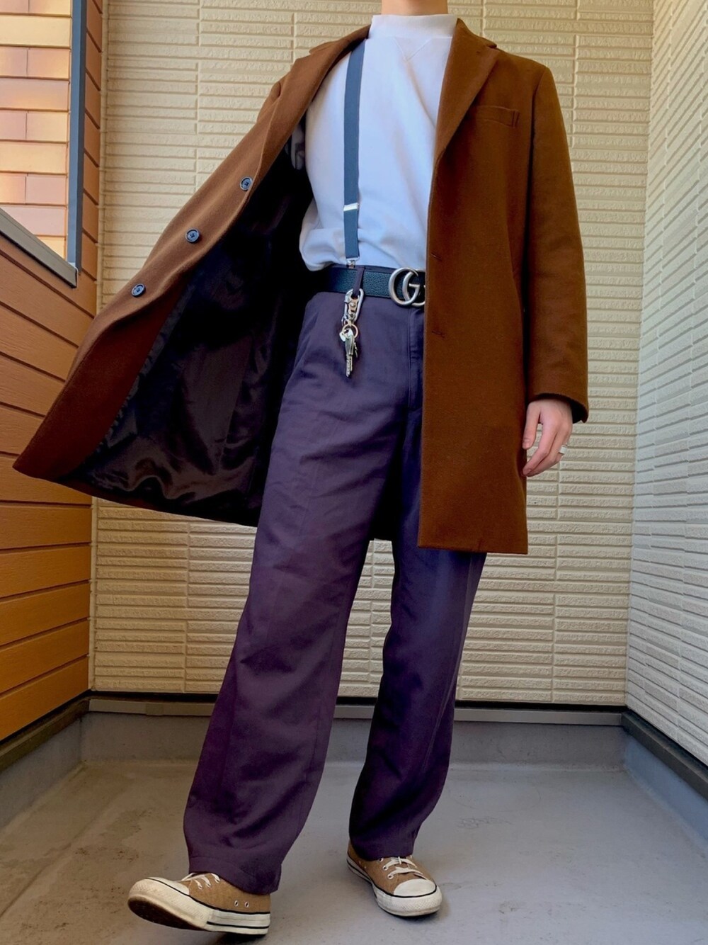 「ブラウン色に染まれ」｜「古着のアイテム（スラックス、ブラウン系）」を使った、りんたさん（メンズ・175cm）の冬コーディネートの1枚目の写真