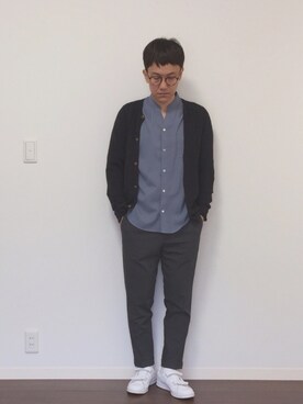 「無地党」｜「アイテム（スラックス）」を使った、 hinaさん（メンズ・170cm）の春コーディネート