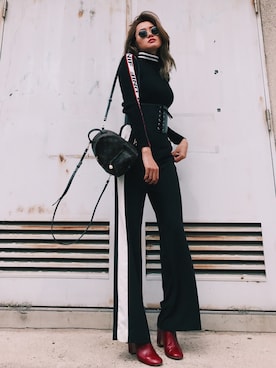「UNIF」｜「アイテム（ニット/セーター）」を使った、Annaさん（レディース・165cm）の春コーディネート