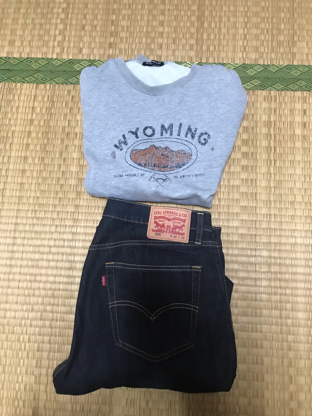 「休日スタイル」｜「Levi'sのアイテム（デニムパンツ、ブラック系）」を使った、りょうすけさん（メンズ・167cm）の冬コーディネートの1枚目の写真