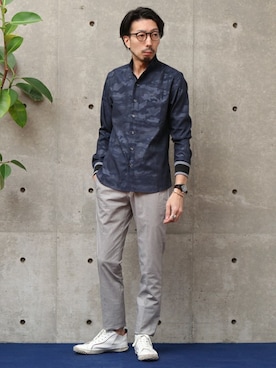 スラックスを使った サイドゴアスニーカー の人気ファッションコーディネート Wear