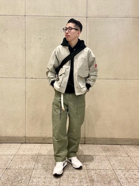 「Tシャツ/カットソー」｜「アイテム（ブルゾン）」を使った、AKIRA SAKAGUCHIさん（メンズ・168cm）の冬コーディネート