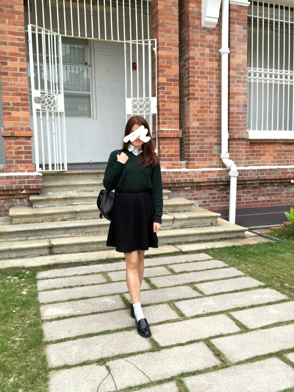 「school」｜「HKUのアイテム（その他、ブラウン系）」を使った、christaさん（レディース・162cm）の春コーディネートの1枚目の写真