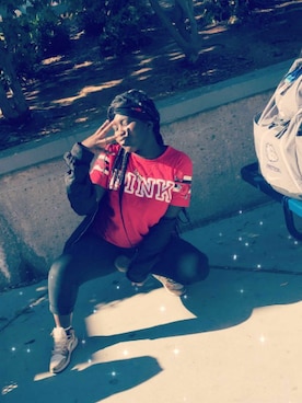 「Pink（ピンク）のアイテム」を使った、Tata Wildinさん（レディース・165cm）の秋コーディネート