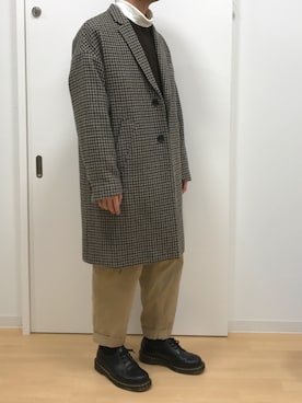 「KATHARINE HAMNETT LONDON （キャサリンハムネットロンドン）のアイテム（チェスターコート）」を使った、Sophさん（メンズ・168cm）の冬コーディネート