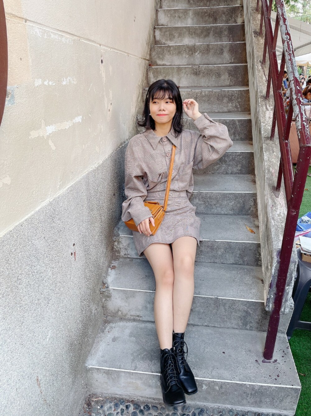 「PAZZOのアイテム（シャツ/ブラウス、ブラウン系）」を使った、wenyu ⭐さん（レディース・164cm）の春コーディネートの1枚目の写真
