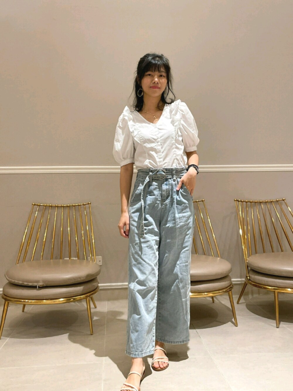 「GUのアイテム（トップス、ホワイト系）」を使った、wenyu ⭐さん（レディース・164cm）の春コーディネートの1枚目の写真